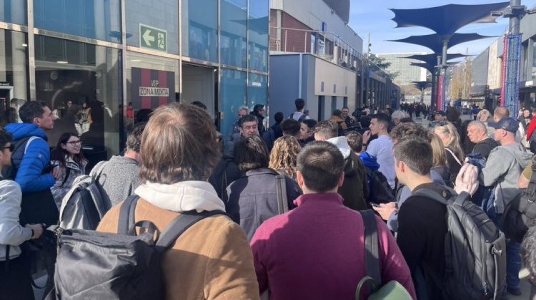 开云-每体：坎塞洛见面会因转会文件没搞定延迟，大批记者等候无法进场